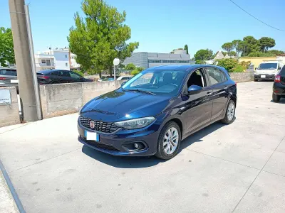 Usata Fiat Tipo Lounge 120 CV (88 kW) 2019 Blu/azzurro Berlina