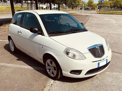 Usata Lancia Ypsilon 69 CV (50 kW) 2011 Bianco Utilitaria