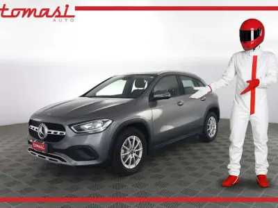 Usata Mercedes GLA200 Business 150 CV (110 kW) 2022 Grigio montagna SUV