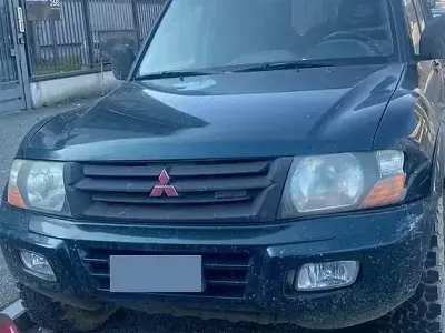 Usata Mitsubishi Pajero 165 CV (121 kW) 2000 Bluazzurro SUV