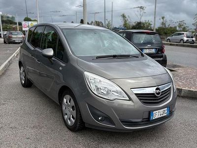 Usata Opel Meriva 100 CV (73 kW) 2011 Grigio Monovolume