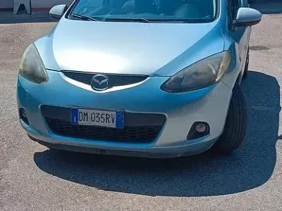Usata Mazda 2 75 CV (55 kW) 2007 Bluazzurro Utilitaria