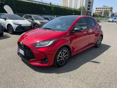 Usata Toyota Yaris Hybrid Lounge 116 CV (85 kW) 2022 Rosso Berlina