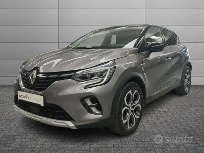 Begagnad Renault Captur Zen 101 HK (74 kW) 2023 Grå SUV