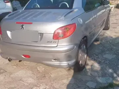 Begagnad Peugeot 206 CC 109 HK (80 kW) 2006 Cab