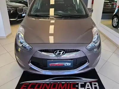 Usata Hyundai ix20 Comfort 90 CV (66 kW) 2014 Grigio Utilitaria