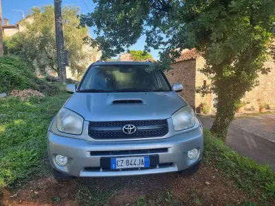 Usata Toyota RAV4 Sol 116 CV (85 kW) 2005 Argento SUV