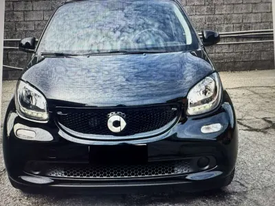 Usata Smart ForFour Prime 90 CV (66 kW) 2019 Nero profondo pastello Utilitaria