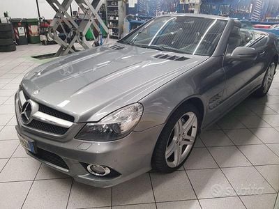 Usata Mercedes SL500 388 CV (285 kW) 2009 Grigio scuro metallizzato Cabrio
