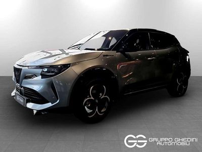Nuova Alfa Romeo Junior 136 CV (100 kW) 2025 Grigio arese con tetto nero SUV