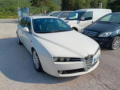 Begagnad Alfa Romeo 159 Progression 170 HK (125 kW) 2012 Vit Kombi