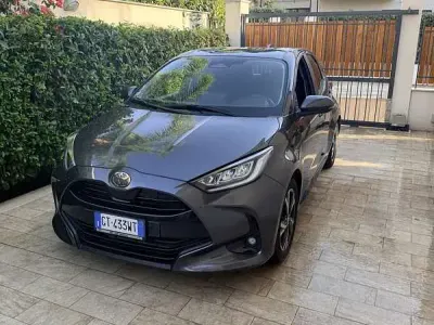 Usata Toyota Yaris Hybrid
