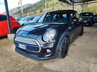 Usata Mini Cooper D Business 115 CV (84 kW) 2015 Nero Utilitaria