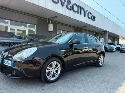 Usata Alfa Romeo Giulietta Progression 105 CV (77 kW) 2013 Nero Utilitaria