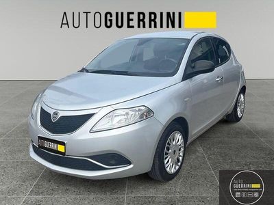 Usata Lancia Ypsilon Silver 69 CV (50 kW) 2015 Argento Utilitaria