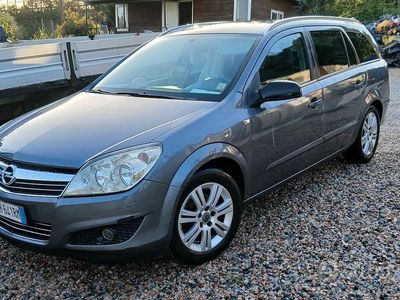 Usata Opel Astra 101 CV (74 kW) 2007 Marrone Station wagon
