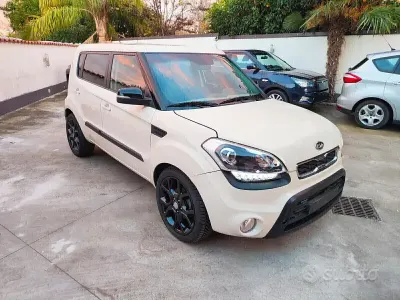 Usata Kia Soul 128 CV (94 kW) 2010 Beige SUV