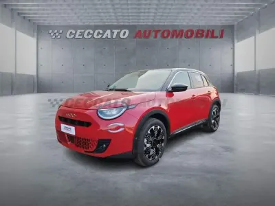 Nuova Fiat 600 La Prima 110 CV (80 kW) 2025 Rosso SUV