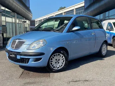 Usata Lancia Ypsilon 60 CV (44 kW) 2005 Blu Utilitaria