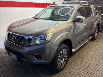 Usata Nissan Navara N-Connecta 190 CV (139 kW) 2017 Grigio Pick-up