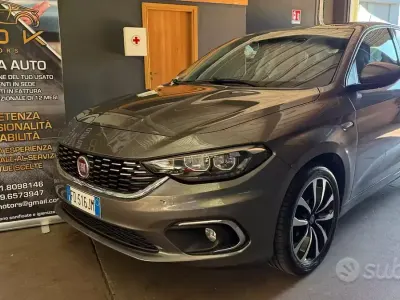 Usata Fiat Tipo Lounge 120 CV (88 kW) 2016 Grigio Berlina