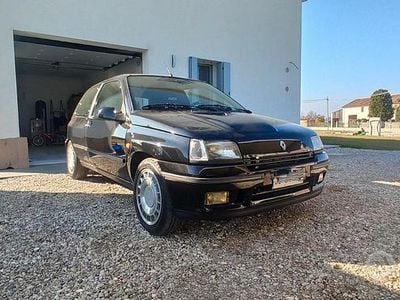 Usata Renault Clio 135 CV (99 kW) 1992 Nero Berlina