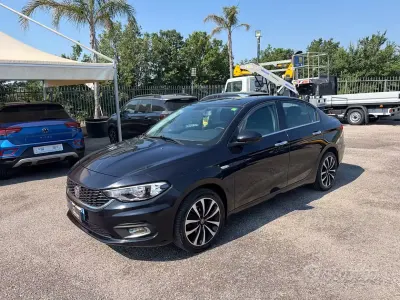 Usata Fiat Tipo Lounge 120 CV (88 kW) 2016 Bluazzurro Berlina