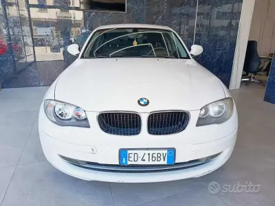 Usata BMW 116 122 CV (89 kW) 2010 Bianco Utilitaria
