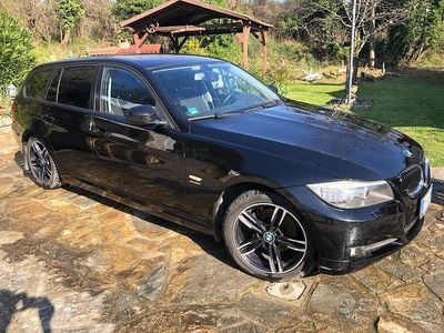 Begagnad BMW 320 177 HK (130 kW) 2009 Svart Kombi