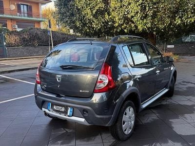 Usata Dacia Sandero Stepway 85 CV (62 kW) 2012 Grigio Berlina