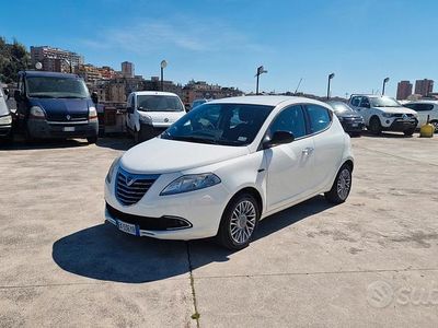 Begagnad Lancia Ypsilon 69 HK (50 kW) 2011 Beige Halvkombi