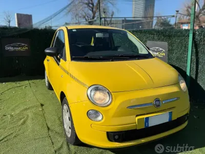 Usado Fiat 500 75 CV (55 kW) 2009 Amarillo Descapotable