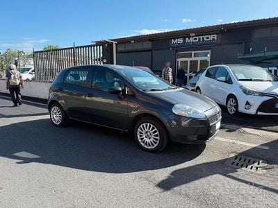 Usata Fiat Grande Punto 77 CV (56 kW) 2010 Grigio Utilitaria