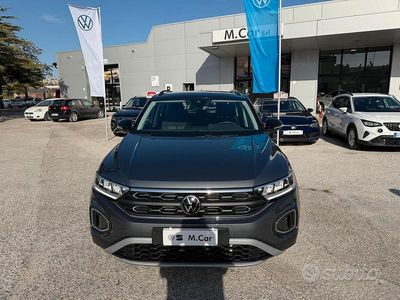 Usata VW T-Roc Life 116 CV (85 kW) 2022 Grigio SUV