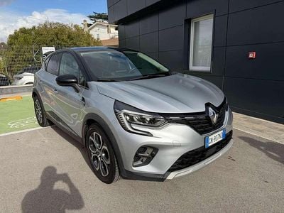 Usata Renault Captur Techno 101 CV (74 kW) 2023 Grigio SUV