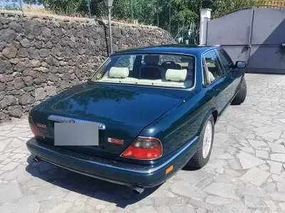 Usata Jaguar XJ 241 CV (177 kW) 1995 Verde Berlina