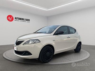 Usata Lancia Ypsilon Silver 69 CV (50 kW) 2021 Beige Utilitaria