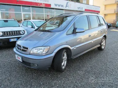 Usata Opel Zafira Eco 97 CV (71 kW) 2005 Grigio Monovolume