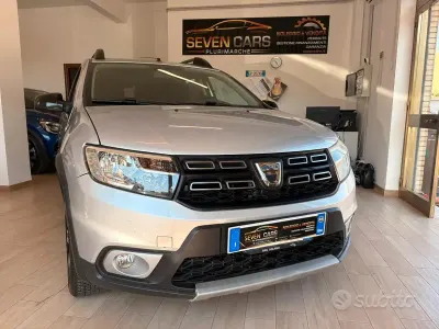 Usata Dacia Sandero Stepway 90 CV (66 kW) 2018 Grigio Berlina
