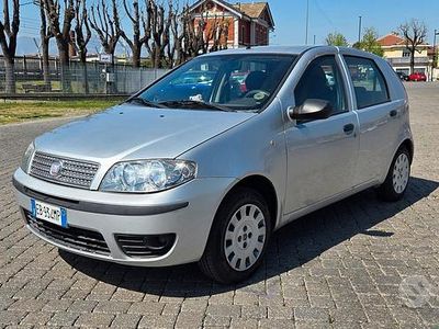 Usata Fiat Punto Active 60 CV (44 kW) 2010 Grigio Utilitaria