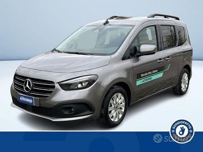 Usado Mercedes T180 116 CV (85 kW) 2025 Gris Monovolumen