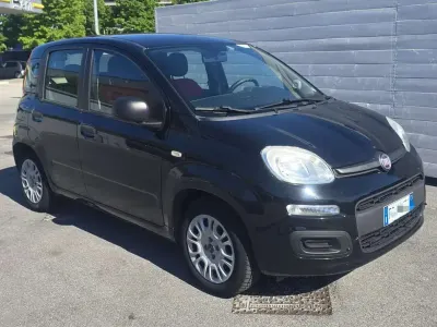 Usata Fiat Panda Lounge 69 CV (50 kW) 2016 Nero Utilitaria