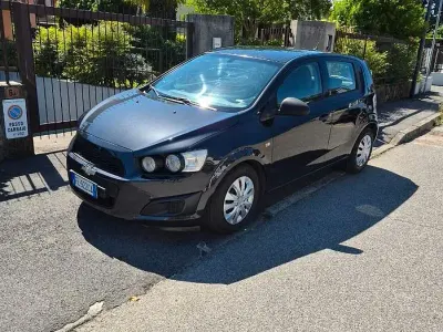Usata Chevrolet Aveo 69 CV (50 kW) 2013 Nero Utilitaria