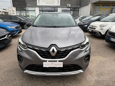 Grigio Usata 2024 Renault Captur Techno SUV | 17.790 € (Buon prezzo)