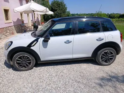Usata Mini Cooper D Countryman 111 CV (81 kW) 2016 Bianco SUV