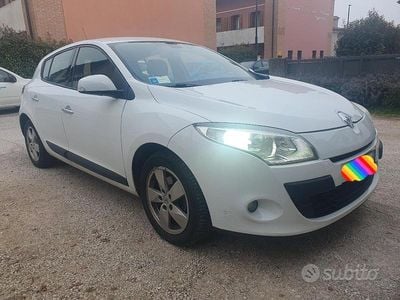 Usata Renault Mégane 110 CV (80 kW) 2011 Bianco Berlina