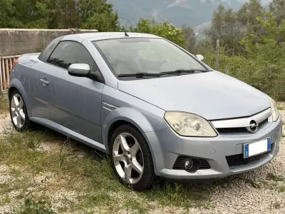 Usata Opel Tigra Sport 69 CV (50 kW) 2007 Cabrio
