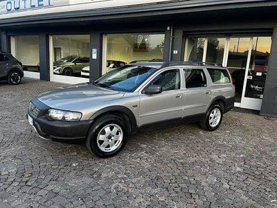 Usata Volvo XC70 Momentum 200 CV (147 kW) 2001 Argento Station wagon
