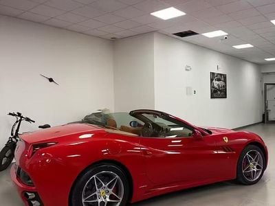 Usata Ferrari California 459 CV (337 kW) 2010 Rosso Cabrio