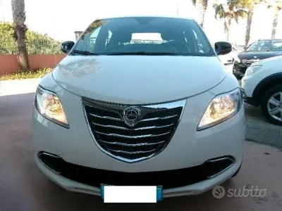 Usata Lancia Ypsilon Gold 80 CV (58 kW) 2016 Bianco Utilitaria